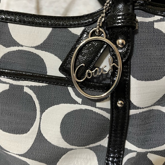 Coach purse with double over the shoulder straps - Picture 2 of 12